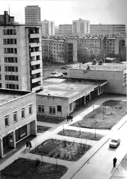 Дубнинская улица двор 1979-1982г.jpg